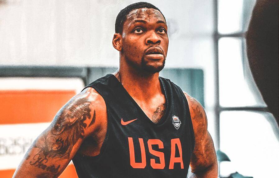 其中,身高数据与nba官方数据有些出入,在效力火箭队时期,弗雷泽的报名