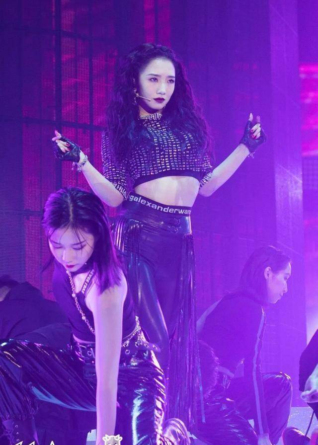 她被节目组打压了_孟佳_组合_舞台