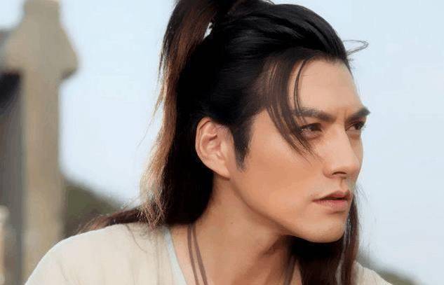 是《三生三世》中邪魅擎苍,如今39岁升级当爸_严屹宽_霍建华_名气