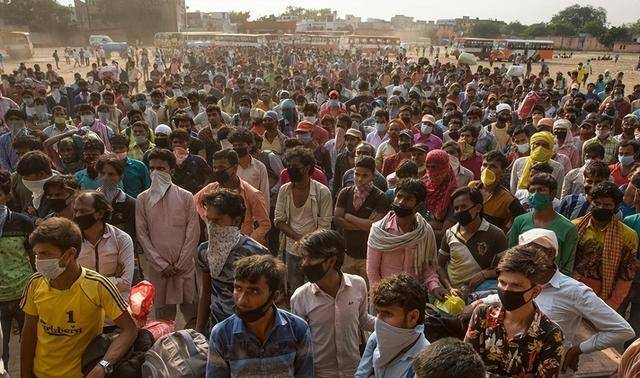 拥有8亿年轻人,印度经济为啥还是起不来?_人口_的发展_服务业