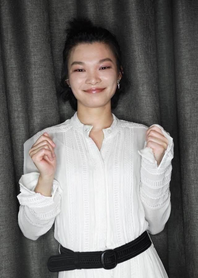 苏运莹终于打扮成女神,白裙飘飘成高级脸,网友直呼仙女太惊艳!_的苏_