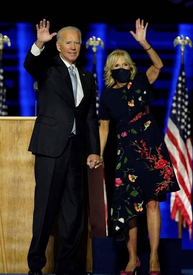 壮观的大长腿却毫无尊严感,太心急了_吉尔拜登_梅拉尼娅_争议