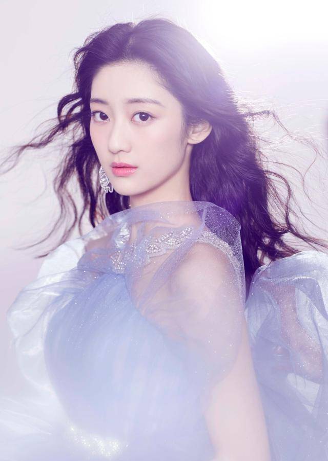 她们没从创造101出道,如今发展超火箭少女,她都与王一博合作了_戚砚笛