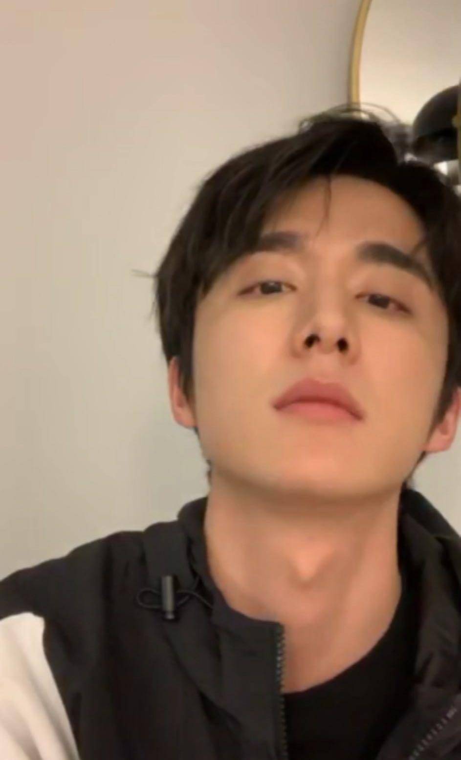 王一博喉结,肖战喉结,任嘉伦喉结,爱豆喉结谁最让你心动_张新成_邓伦