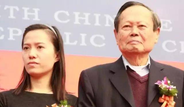 翁帆：守护杨先生安康，支持他奉献-翁帆个人资料出生日期