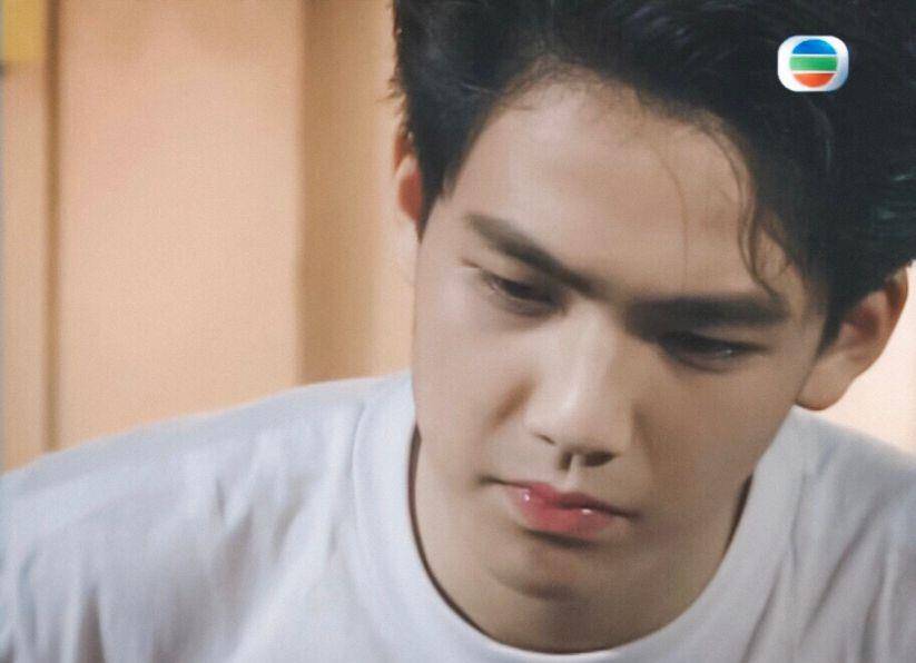 tvb曝钟汉良19岁青涩照,网友:奶香味好浓_剧集_成绩_视频