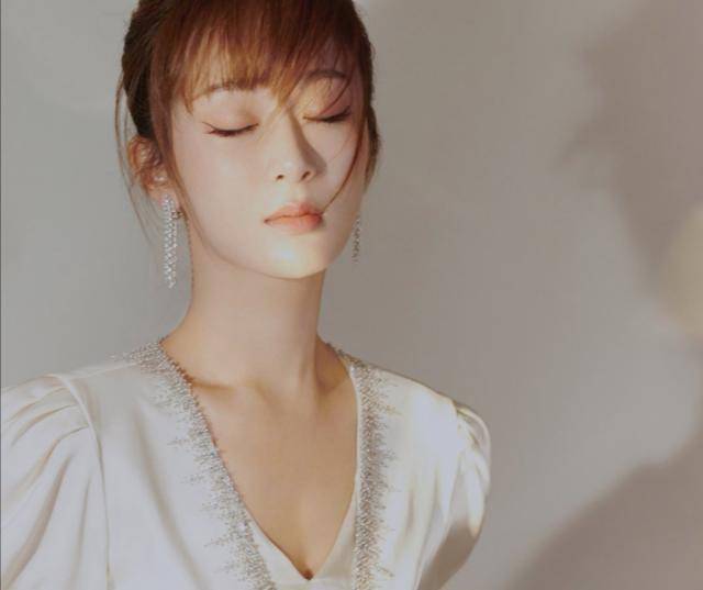 王俊凯深夜和杨紫唱k,杨紫的异性缘到底有多好_关系_张一山_王思聪