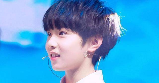 为什么现在会有粉丝黑刘耀文了?_朱志鑫_舞台_身高