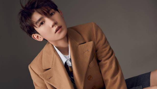 王源20岁生日,易烊千玺发兄弟睡照,王俊凯却p图,各怀小心思_时候_照片