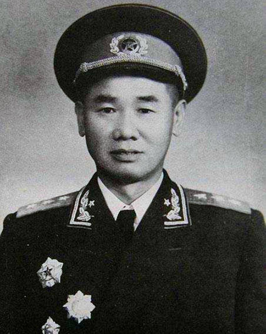 挺进大别山部队有四大纵队，司令员分别是谁？