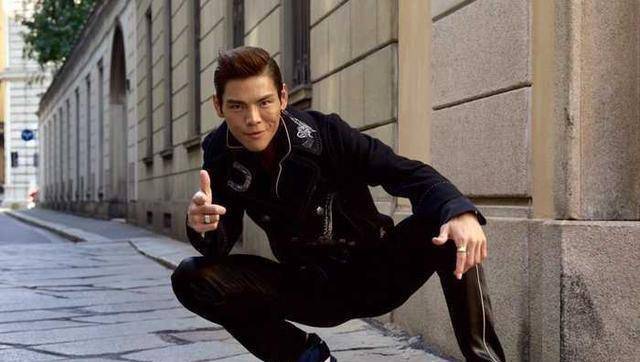 向佐压倒性击倒药水哥,赢了也被质疑,向佐一开始其实就已经输了_比赛