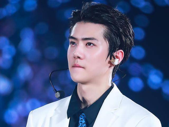 吴世勋26岁出道8年了,生日应援很是盛大,这个男孩很值得!