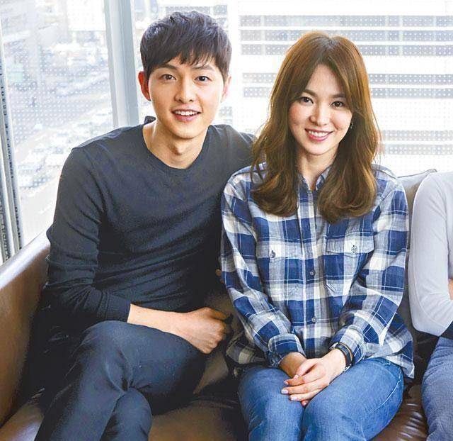 日前有一位网友爆料,宋慧乔又到韩国梨泰院聚餐,见到本人的网友还大赞