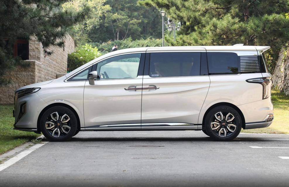 质感甩别克gl8两条街？若不是价格，这款国产mpv可能是家用首选