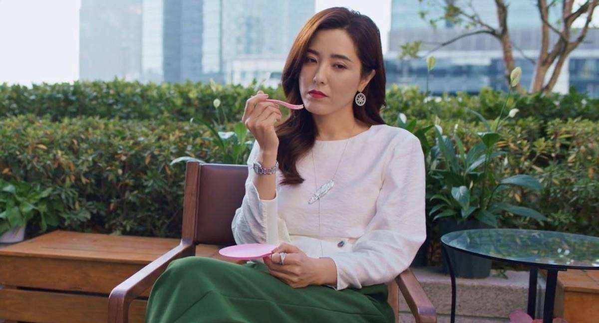 演员曾黎,中戏两百年一见的美女,如今成为后妈专业户_刘烨_相貌_角色