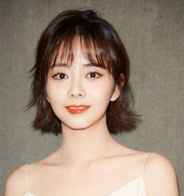 眼睛灵动有神?谭松韵五官很耐看!_长相_女明星_笑容