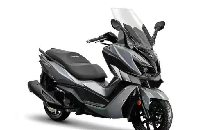 但是结合现款三阳巡弋300高达41800元的价格来说,新款肯定也会贵了不