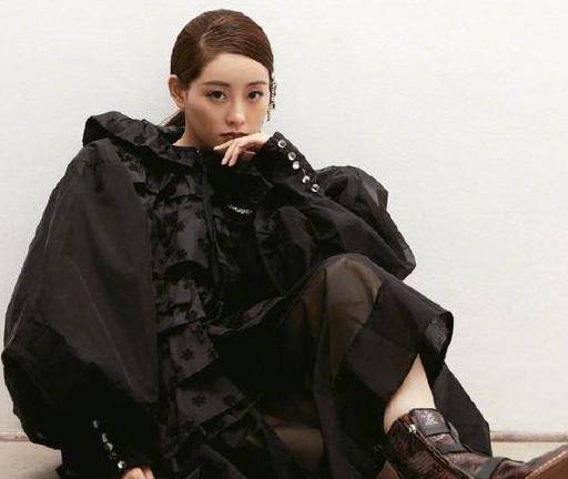 杨幂旗下的小花祝绪丹时尚感十足_姐姐_活力_感觉