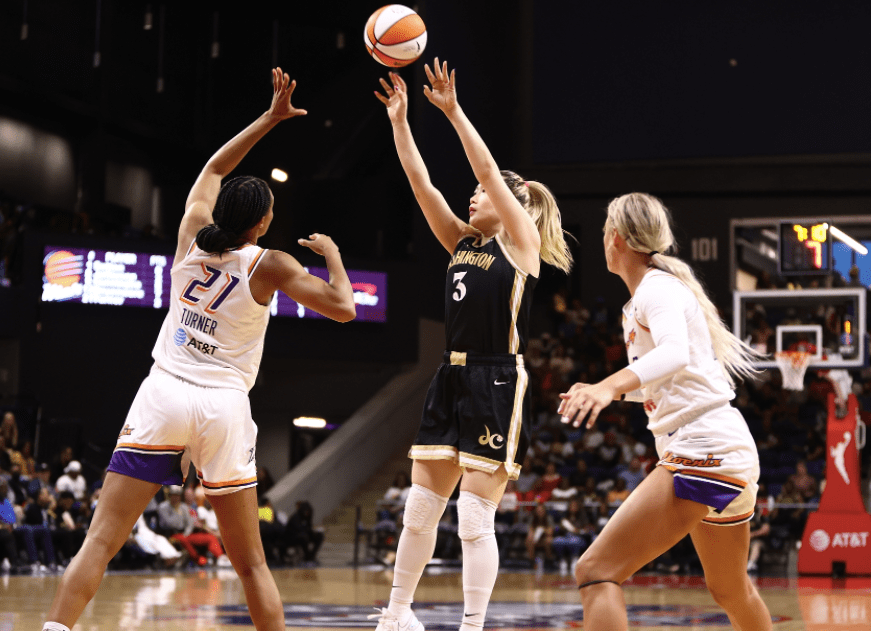 中国女篮史上第一人:李梦wnba生涯最强一战 首发14分狂刷8纪录_命中