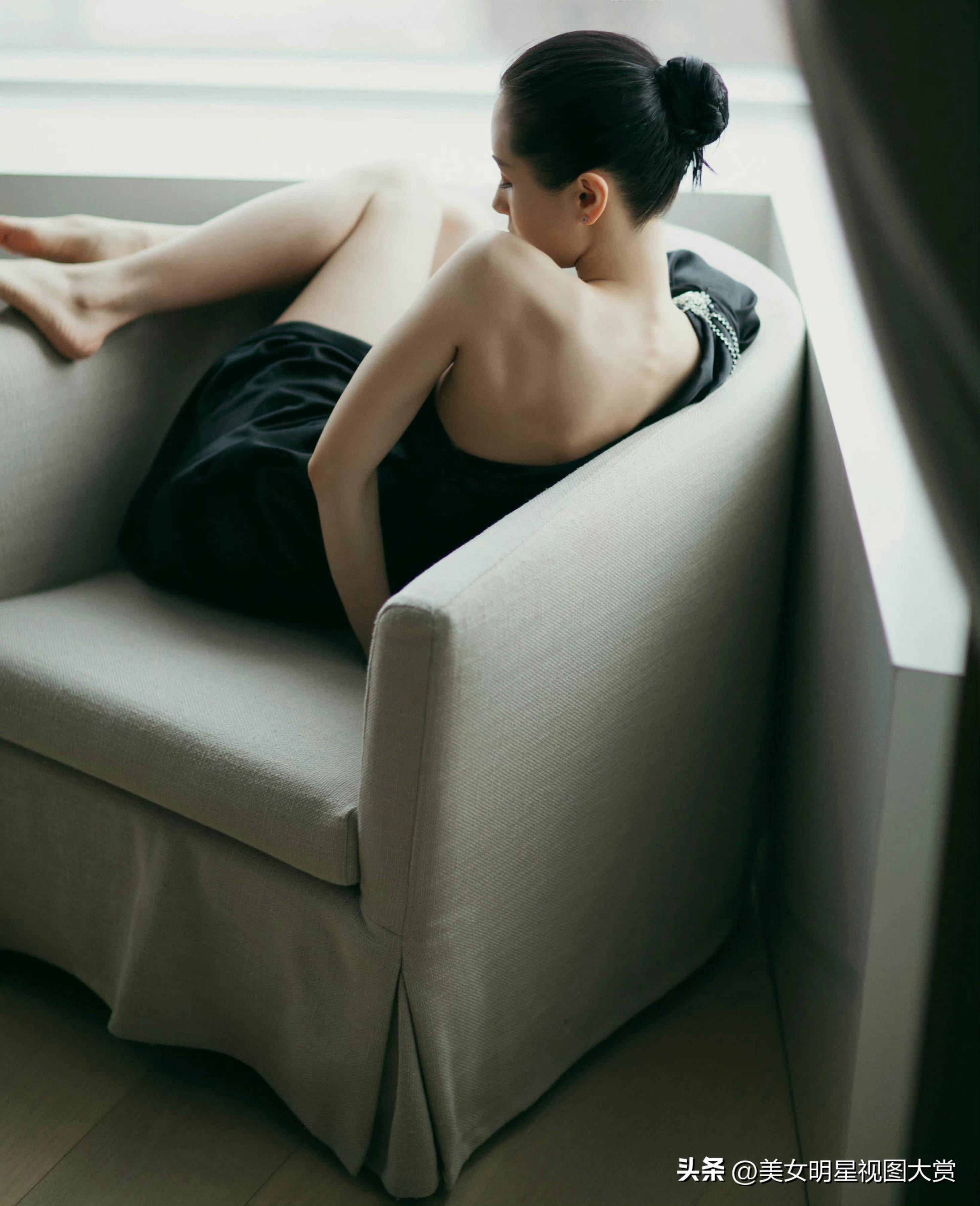 王子文黑色清凉套装半裸玉背·纤细玉腿·美白玉足图片分享_策划_魅力