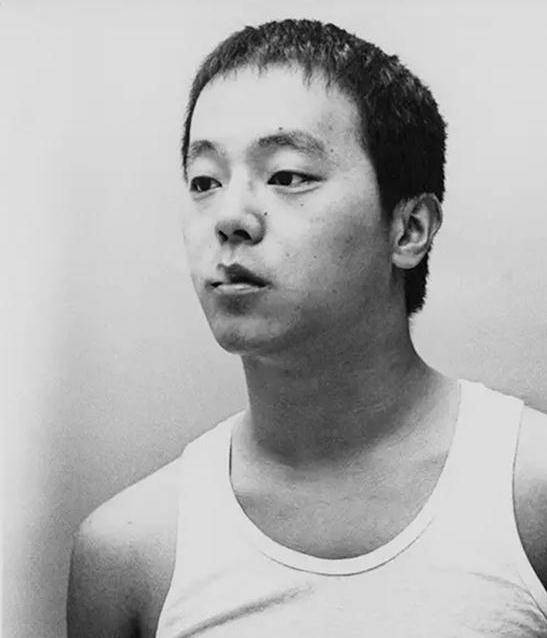 不过后来他退出了黑豹,自己成立了梦乐队,他在《黑梦》这首歌曲中加入