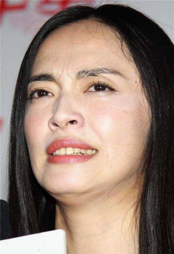 姚晨,王珞丹都曾因牙黄困扰过,东华帝君高伟光微微一笑吸粉无数_牙齿