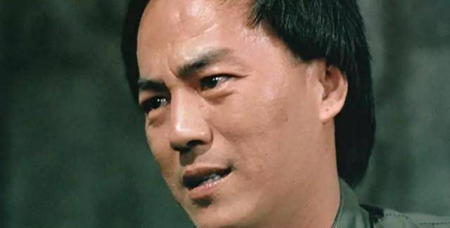 《赤脚小子》里的"段青龙",《边城浪子》里的"傅红雪",《醉拳2》里的"