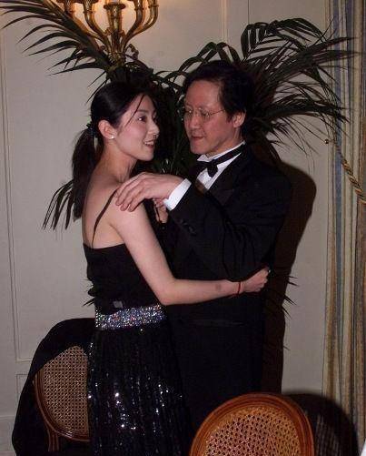 刀",斩落邵逸夫,向华胜,18线女星张玉珊的上位史_香港_张敏_黄毓民