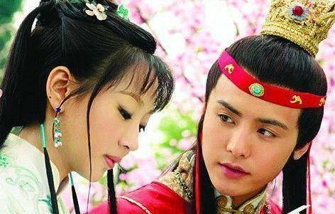 杨紫最般配男友现身:长相360度无死角,肖战李现不服不行_马天宇_伯德