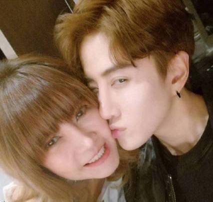 娱乐圈也只有他的妈妈最显年轻,被网友猜测成了姐姐_mike_中国_发展