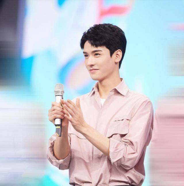 娱乐圈外表高冷男神,几秒就破功的男明星_贾乃亮_林更新_李易峰