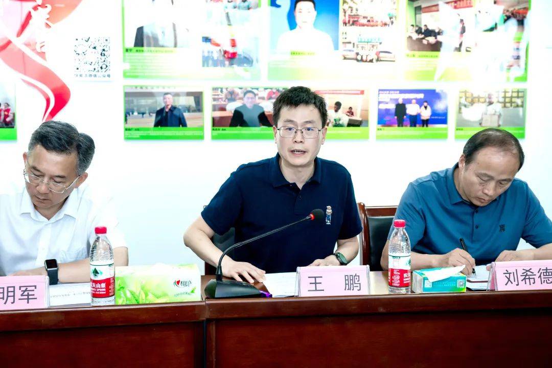 秦淮区光华路街道党工委书记王鹏提出做牢机制,做实平台,做大品牌,做