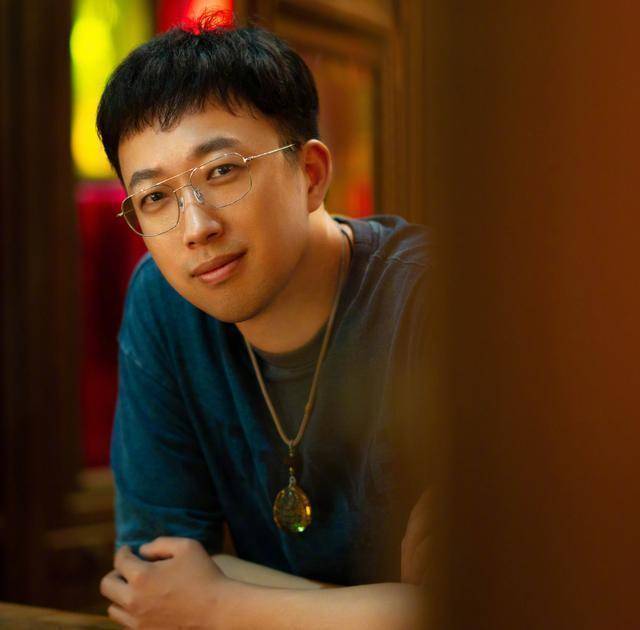 于正旗下艺人新剧播放量只有十亿,自责泼了自己三杯水_赵弈钦_作品