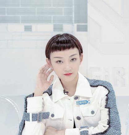 杨宇彤英文名叫et,孔雪儿英文名用直译,这几位的音译名有点怪_训练