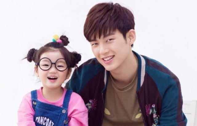 有种"美貌"叫阿拉蕾,变身清新少女不算啥,还意外撞脸乔欣_照片_网友