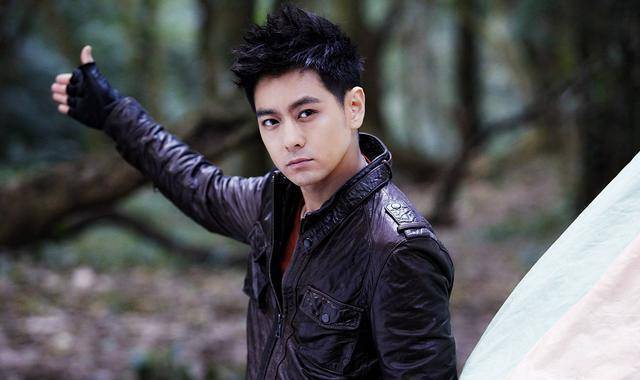 三,钟汉良四,何炅何炅可以说是主持界的一哥,从1997年主持《快乐