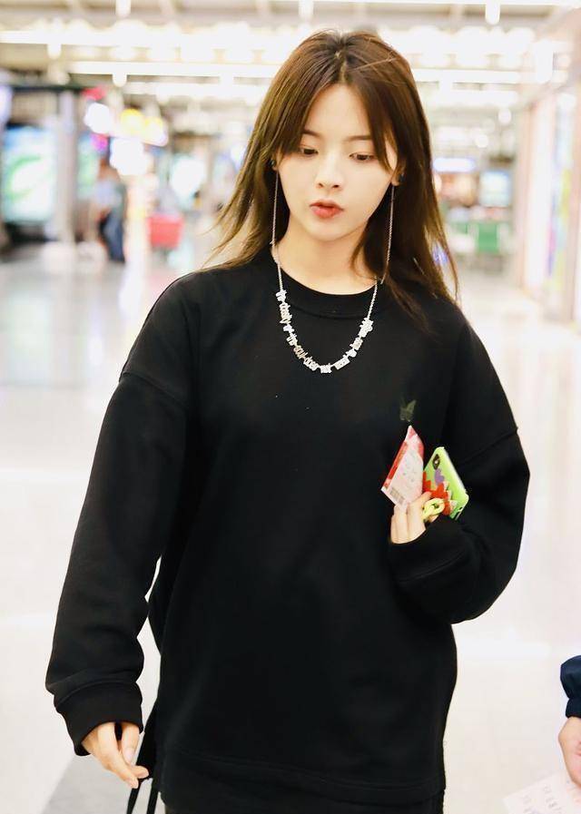 娱乐你问我答之:杨超越的演技上热搜了?成毅为什么火不起来?