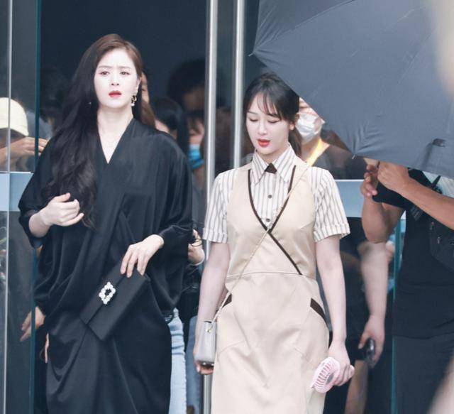 杨紫蒋欣录制《萌探》,嘉宾造型青春,黄子韬不去演校园剧可惜_节目