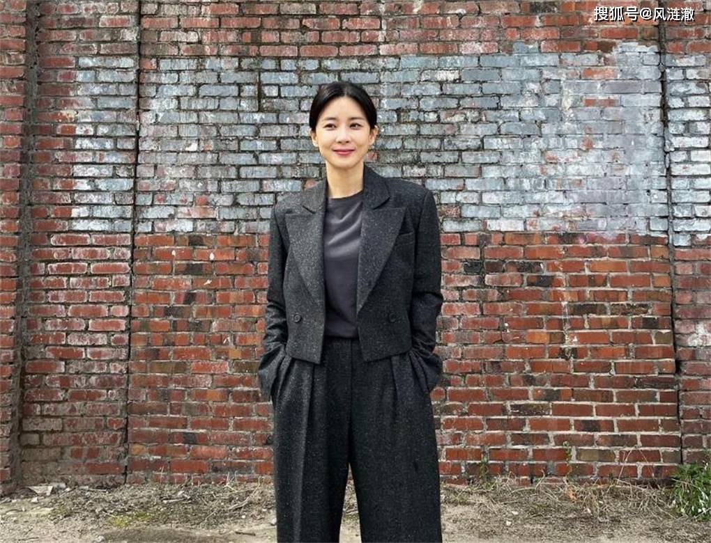 今年是李宝英出道21周年,女神终于开通个人社交平台,总算是让粉丝们有