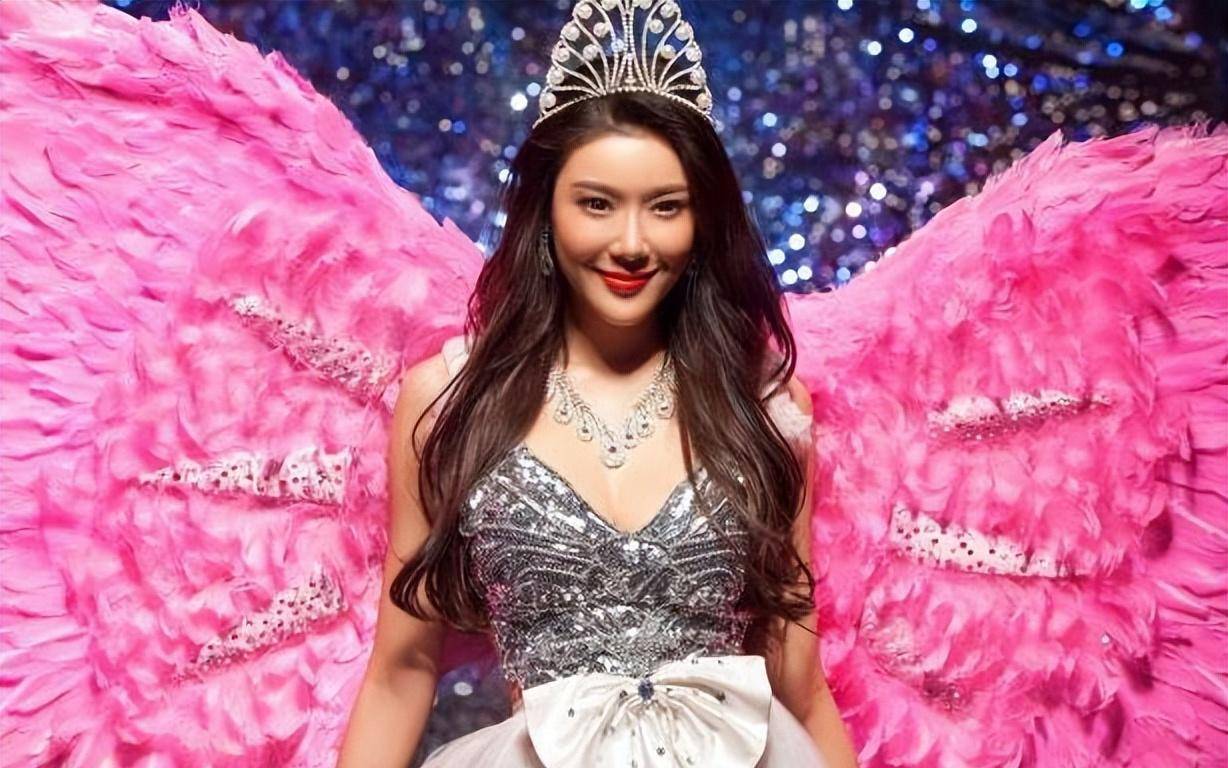 林丹爱上美模赵雅淇让女子蒙羞,如今女子身价上亿,林丹成打工人