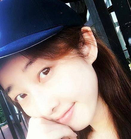 展开全文王丽坤,王丽坤从一开始就被人称作为素颜女神,之前在水立方当