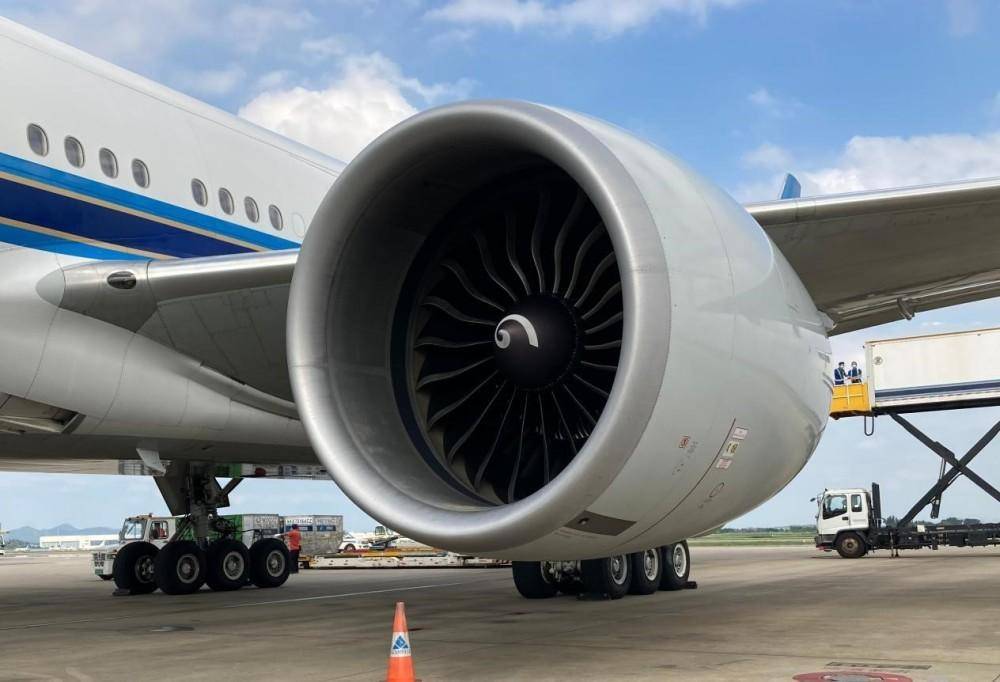 ge90-115b引擎那么,为什么飞机引擎会这么贵呢?