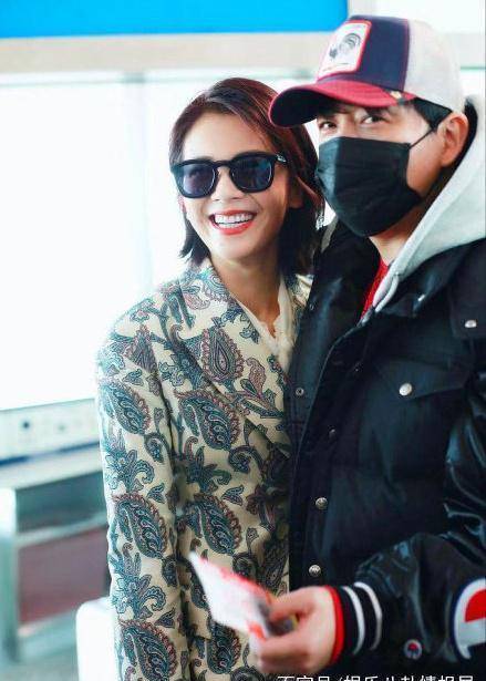 一个褪去青涩气质一个依旧仙_潘粤明_刘涛_事业