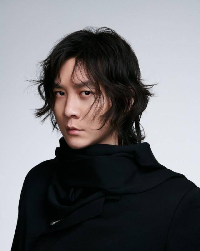 张大仙决定更改新头像,侧脸眼神杀超帅,仙友:哪张是你本人?