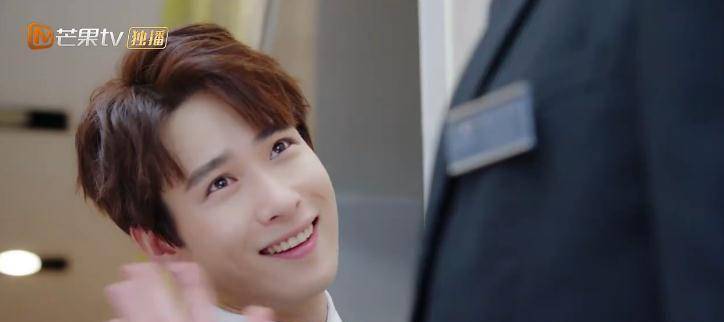 除了叶非墨和温小暖,吴昊泽饰演的顾云洲(原著唐舒文),与白昕怡饰演的