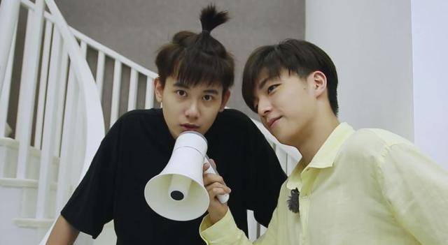 《hi室友》胡先煦差点把王彦霖整疯,马可拉面舞再现江湖,笑哭_温州