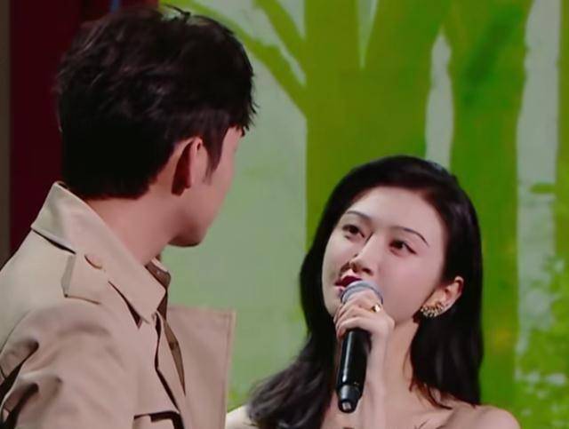 景甜还原名场面,对视三秒后,张彬彬忍不住夸赞:太美了_电视剧_杨幂