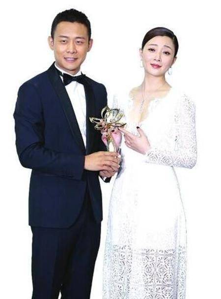 张译和钱琳琳是因为广播剧相知,两个人拥有相同的兴趣,始终以朋友互称