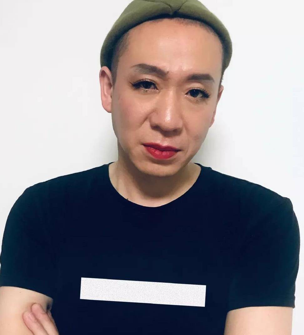 与王菲的一段露水姻缘,让梁龙从保安到摇滚教母,他不比窦唯差!