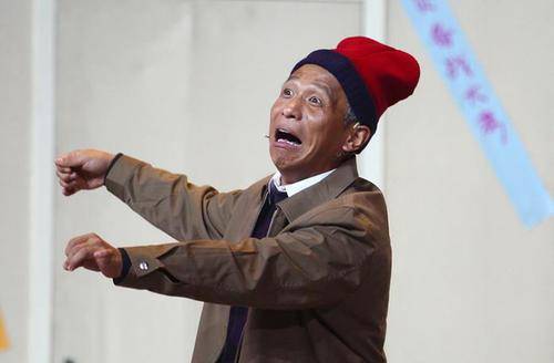 他在舞台紧张到忘词,随口瞎编一句却成经典,就连导演都没想到_宋小宝